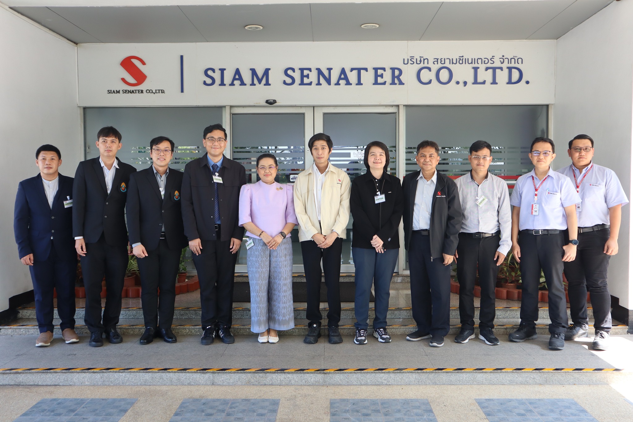 บริษัทสยามซีเนเตอร์ จำกัด ได้ต้อนรับผู้ช่วยศาสตราจารย์ ดร.วชิรภรณ์ เพิ่มพูนสินทรัพย์ คณบดีคณะวิทยาศาสตร์และเทคโนโลยี พร้อมคณะผู้บริหาร จากสถาบันเทคโนโลยีปทุมวัน